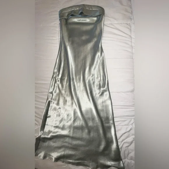 Elegant Silver Strapless Dress - Picture 4 of 7